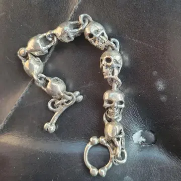 스컬 디자인 실버 팔찌