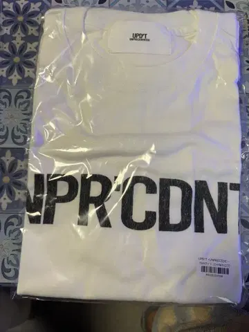 UPDT UNPRCND 티셔츠 화이트