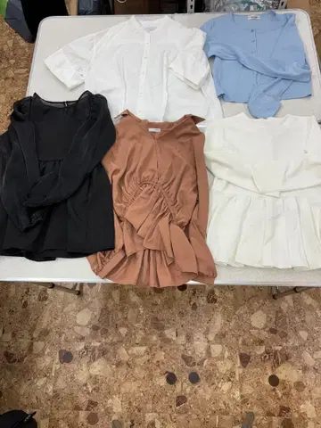 깔끔한 여성용 의류 모음 세트 40벌