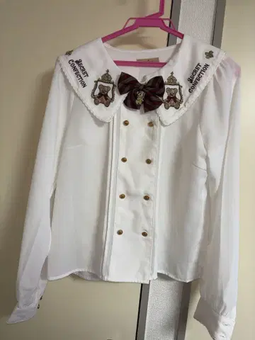 Amavel 아마벨 Secret Royal Bear 블라우스 보르도