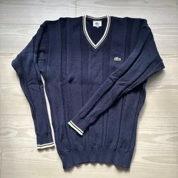 LACOSTE 네이비 V넥 스웨터
