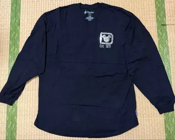 [ 새상품 ] 월트 디즈니 월드 맨투맨 블랙 블랙