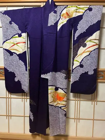 순수 실크 보라색 후리소데 나비와 풀 금실 자수