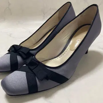 새상품급 DOMANI 리본 포함 하이힐 25cmEE 그레이