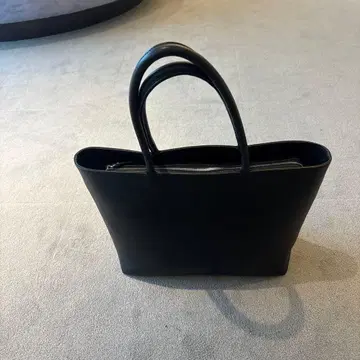 블랙 가죽 토트