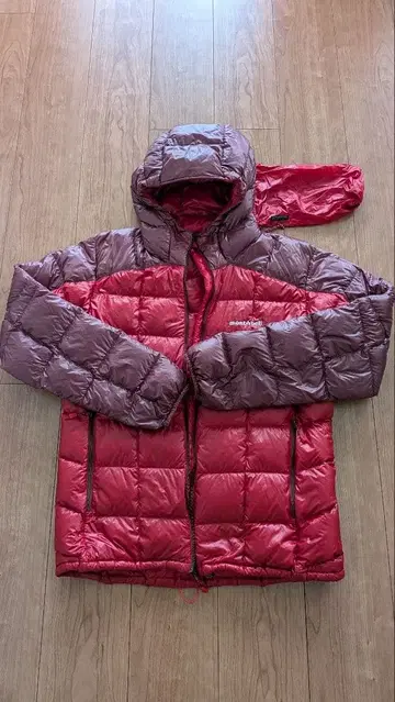 몽벨 다운 자켓 후드 부착 적갈색