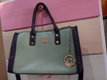 민트 그린 스터드 숄더백