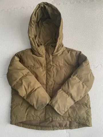 올리브색 탈부착 가능 후드 다운 자켓