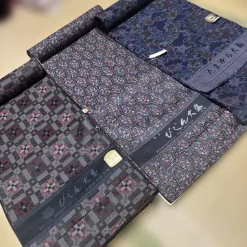 명주 옷감 기하학 패턴 꽃무늬