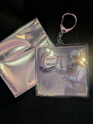 제5인격 라운드원 콜라보 엽서 아크릴 키링