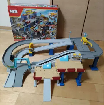 토미카 액션 고속도로