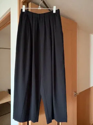 미즈이로인도 와이드 턱 팬츠 블랙