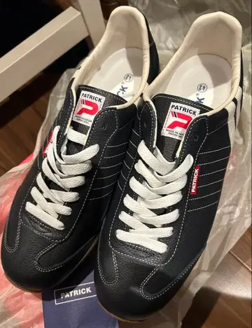 한정판 1 네고 불가 새상품 미사용 패트릭 스니커즈 네이비 43 사이즈