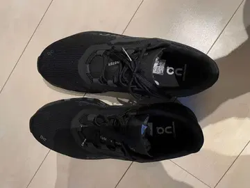 On Cloudstratus 블랙 러닝화 사이즈 9 새상품