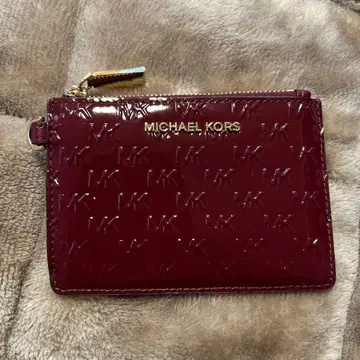 MICHAEL KORS 버건디 코인 케이스