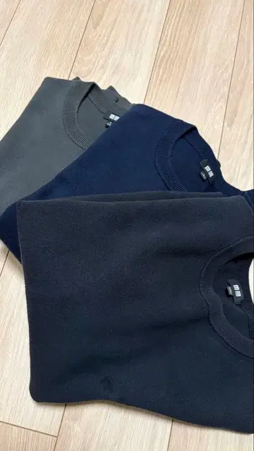 유니클로 워셔블 밀라노 리브 크루넥 스웨터 3색 세트 M 사이즈