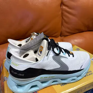 Skechers GLIDE-STEP 슬립인 스니커즈 라이트 블루