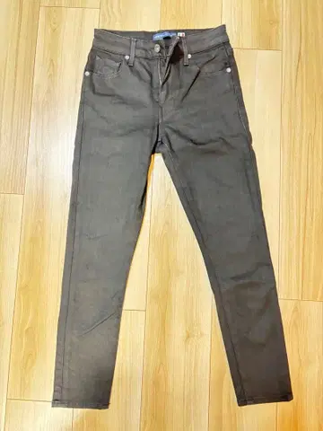 리바이스 스트라우스 앤드 컴퍼니 다크 브라운 스키니 팬츠