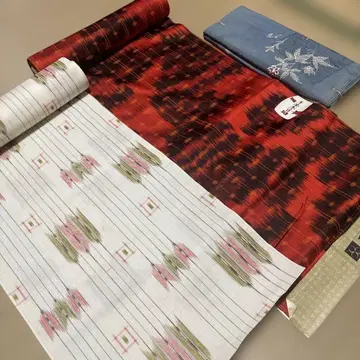 기모노 옷감 빨간색과 화이트 그라데이션