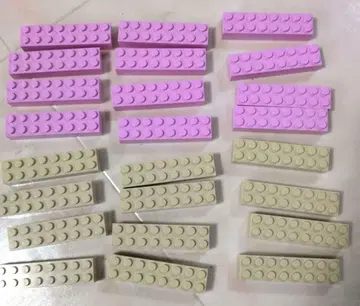 레고 블록 2 x 8 24개