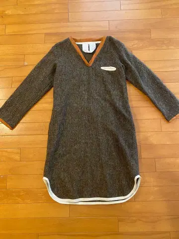 2만 엔 할인! Harris Tweed 그레이 V넥 원피스