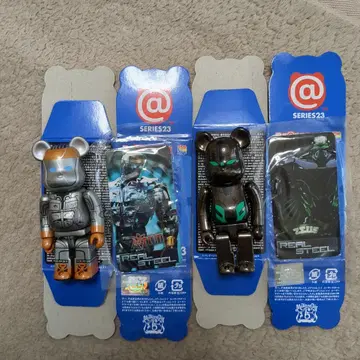 베어브릭 REAL STEEL 앞뒤