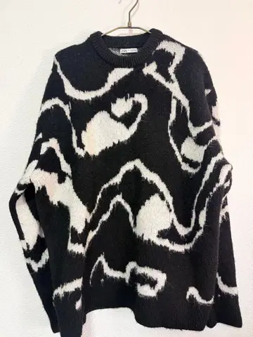[ 새상품급 ] ZARA 추상 패턴 니트 스웨터 L