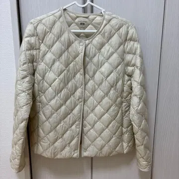 UNIQLO 아이보리 퀼팅 자켓 수납 봉투 포함