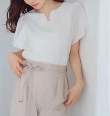 MISCH MASCH 펄 플레어 소매 컷 블라우스 화이트 미사용 새상품