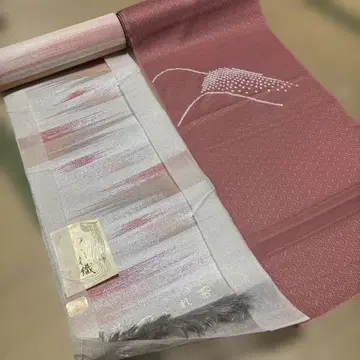 실크 기모노 옷감 빨간색과 화이트 컬러의 그라데이션