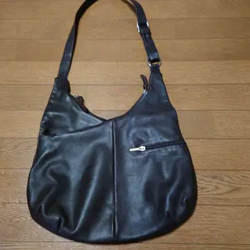 Rossi 천연 가죽 블랙 숄더백