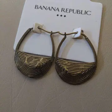 BANANA REPUBLIC 골드 후프 귀걸이