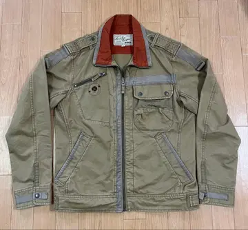 카키 밀리터리 자켓 빨간 옷깃