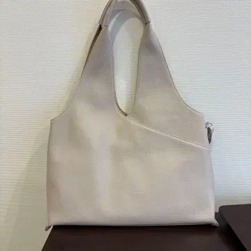 긴자 카네마츠 베이지 토트백