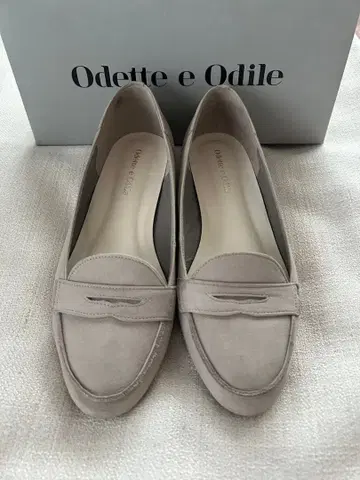 오데뜨 앤 오딜 스웨이드 펌프스 23cm