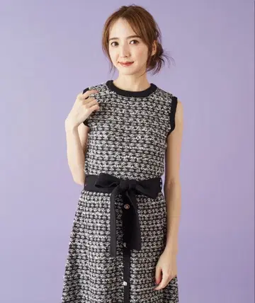 MIIA 트위드 슬리브리스 니트 & 트위드 플레어 스커트