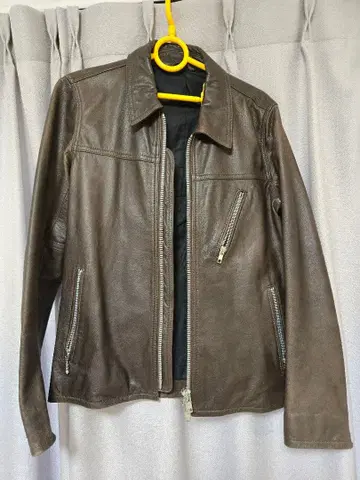 다크 브라운 가죽 자켓