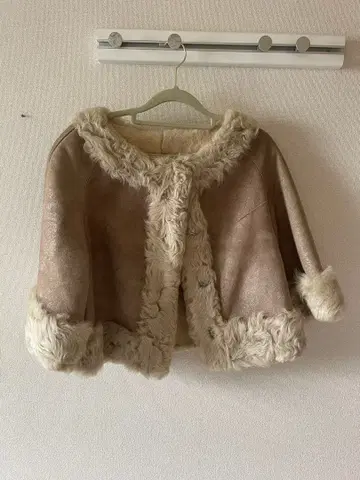 ROSE SELECT 베이지 퍼 케이프 코트 M 사이즈