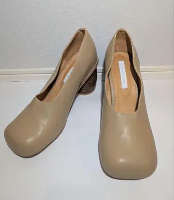 [ 새상품급 ] Firsthand 퍼스트 핸드 벌룬 투 펌프스 24cm