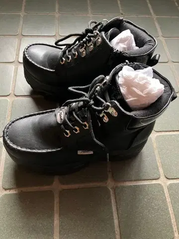 요스케 통굽 스니커즈