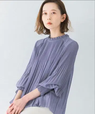 Urban Research Rosso 랜덤 플리츠 블라우스