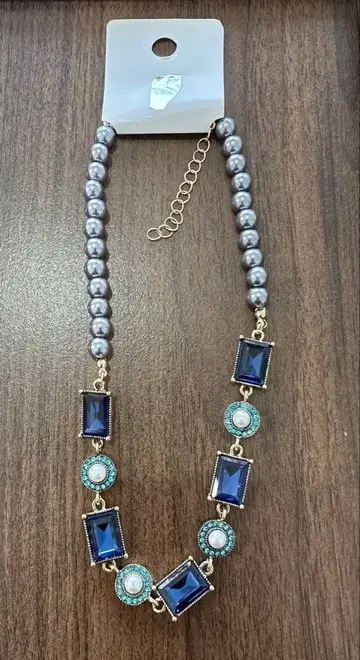 그레이와 파랑의 펄 계열 목걸이