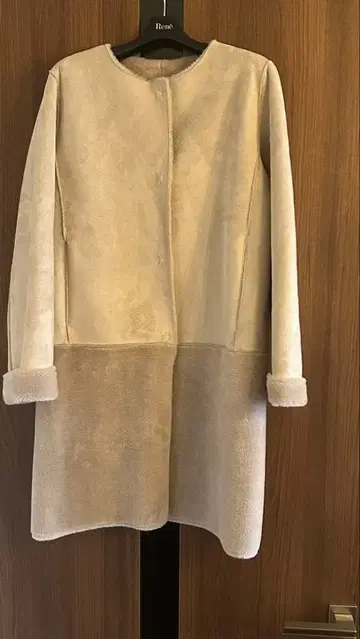 페이크 무스탕 코트