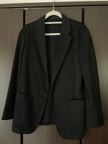 유니클로 블랙 자켓