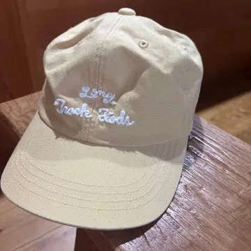 LONG TRACK FOODS 베이지 캡