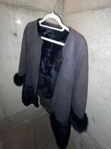 블랙 무스탕 코트 S 사이즈 퍼 포함 양가죽