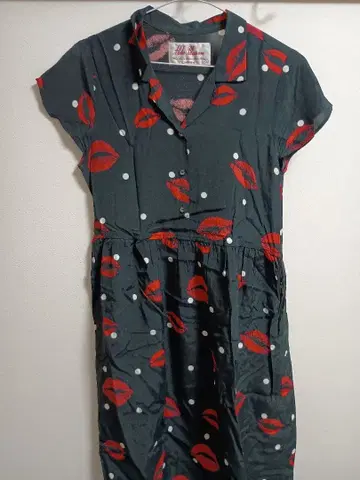 Aloha Blossom 립 프린트 원피스 사이즈 2