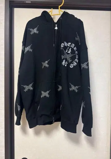 갈피 블랙 후드티 별 패턴 강아지 캐릭터