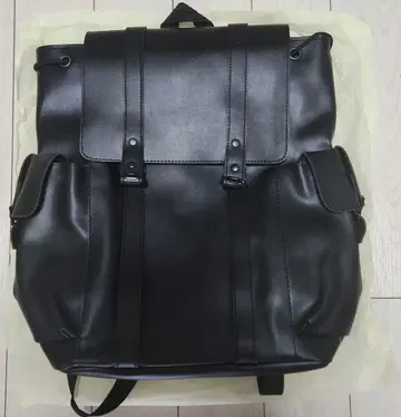 백팩 블랙 컬러 합성 피혁