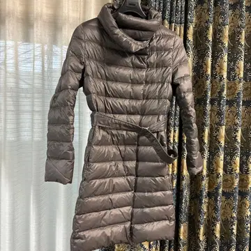 새상품급 MADAM JOCONDE 벨트 포함 다운 자켓 그레이